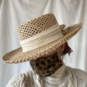 Vintage straw hat with bow in back/London Fog